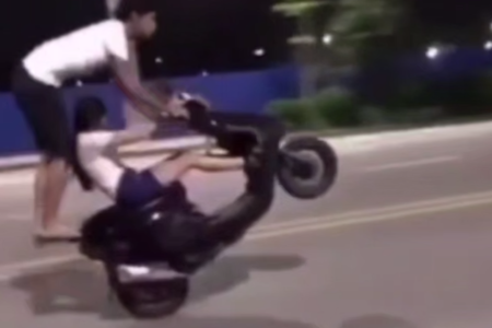 IMPACTANTE: Accidente mortal en China tras imprudente maniobra en motocicleta
